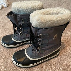 Sorel Carnival Boot size 9